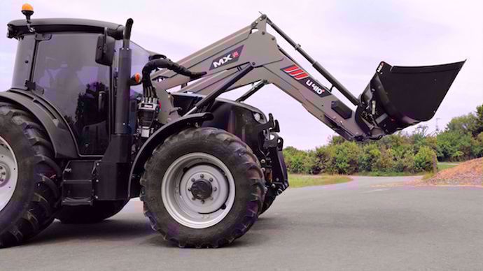 tracteur avec attelage mailleux